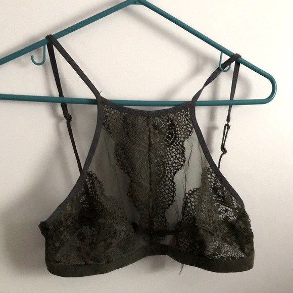 Victoria’s Secret lacy high neck bralette size M - Picture 1 of 7